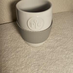 Pampered Chef 18D White Ceramic Large Coffee Soup Mug With Removable Gripper